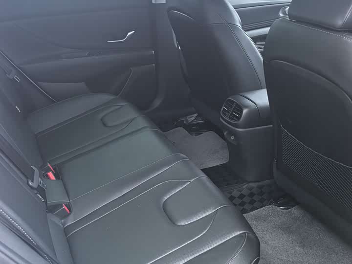Elantra 2022 1.5L CVT LUX Premium Edition - zdjęcie 15