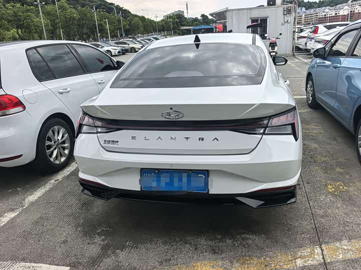 Elantra 2022 1.5L CVT LUX Premium Edition - zdjęcie 17