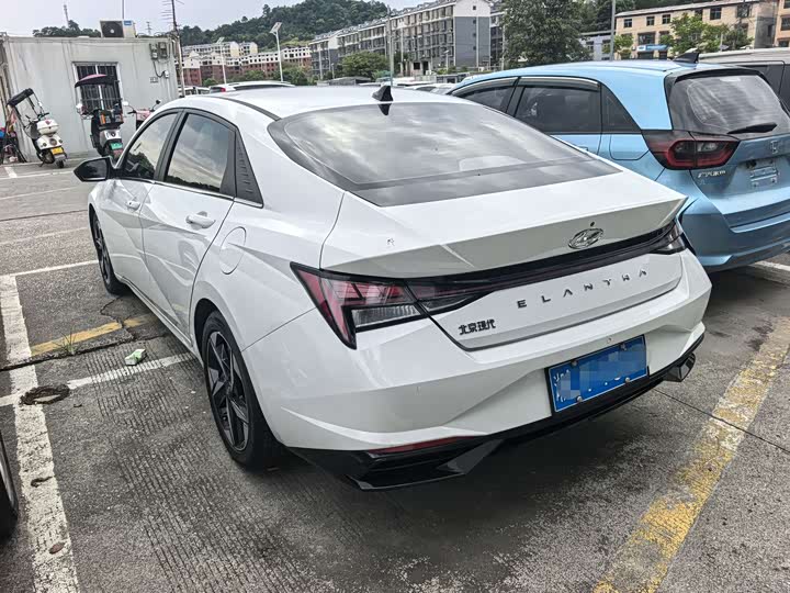 Elantra 2022 1.5L CVT LUX Premium Edition - zdjęcie 18
