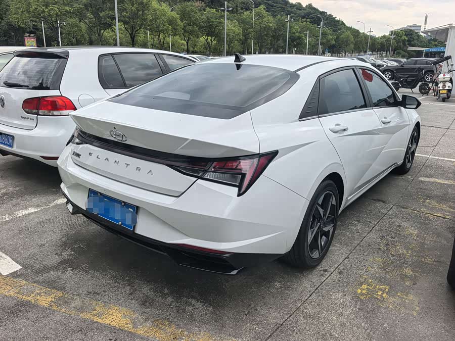 Elantra 2022 1.5L CVT LUX Premium Edition - zdjęcie 7