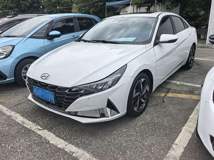 Elantra 2022 1.5L CVT LUX Premium Edition - zdjęcie 10