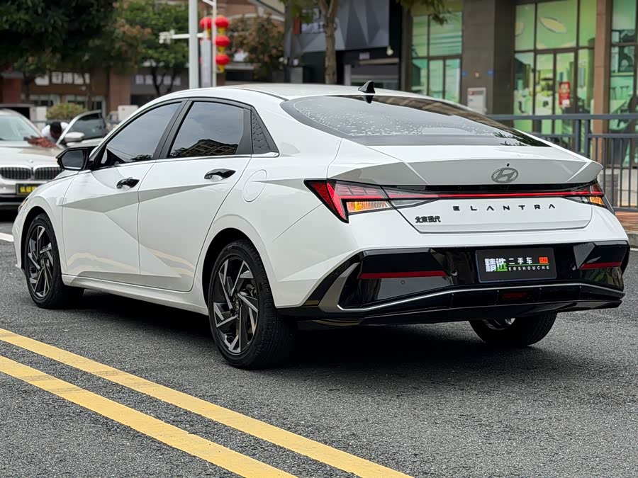 Elantra 2023 1.5L CVT LUX Premium Edition - zdjęcie 17