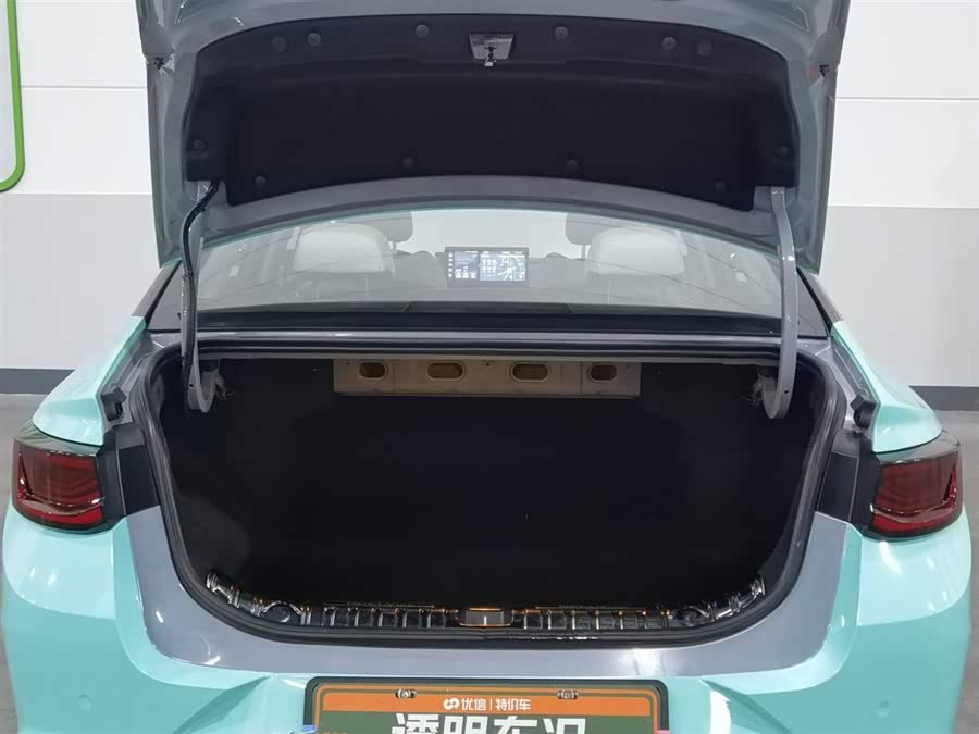 Emgrand L HiP 2022 1.5TD-DHT Pro 100KM Super - zdjęcie 16