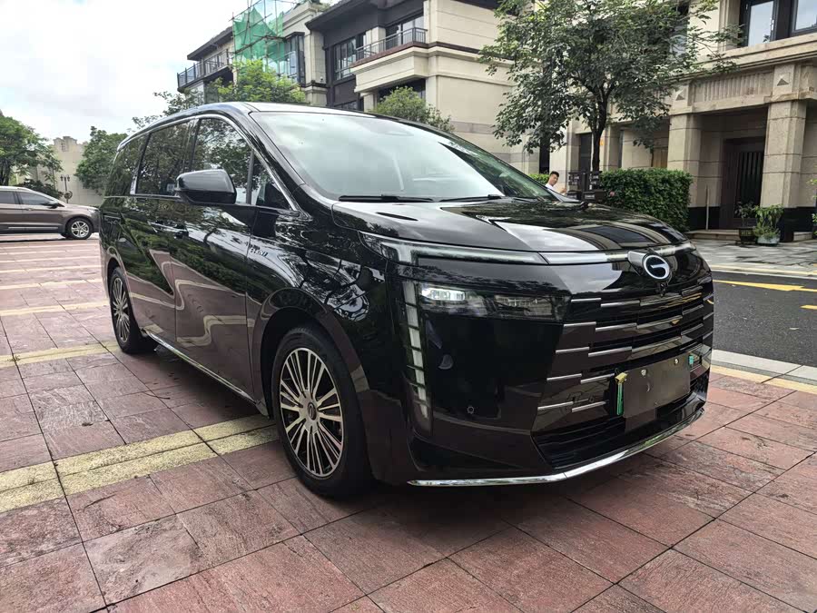 GAC E8 PHEV 2024 150km MAX+ - zdjęcie 3