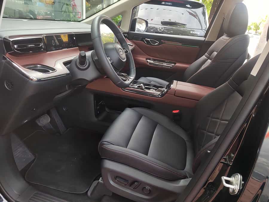 GAC E8 PHEV 2024 150km MAX+ - zdjęcie 10