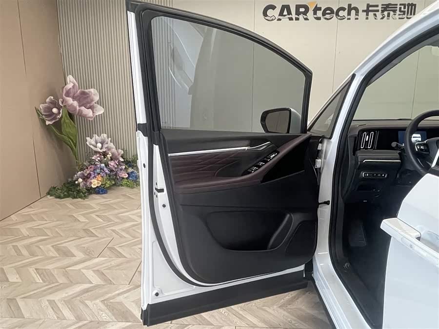 GAC E9 2025 E9 Super Fast Charge Premium - zdjęcie 15