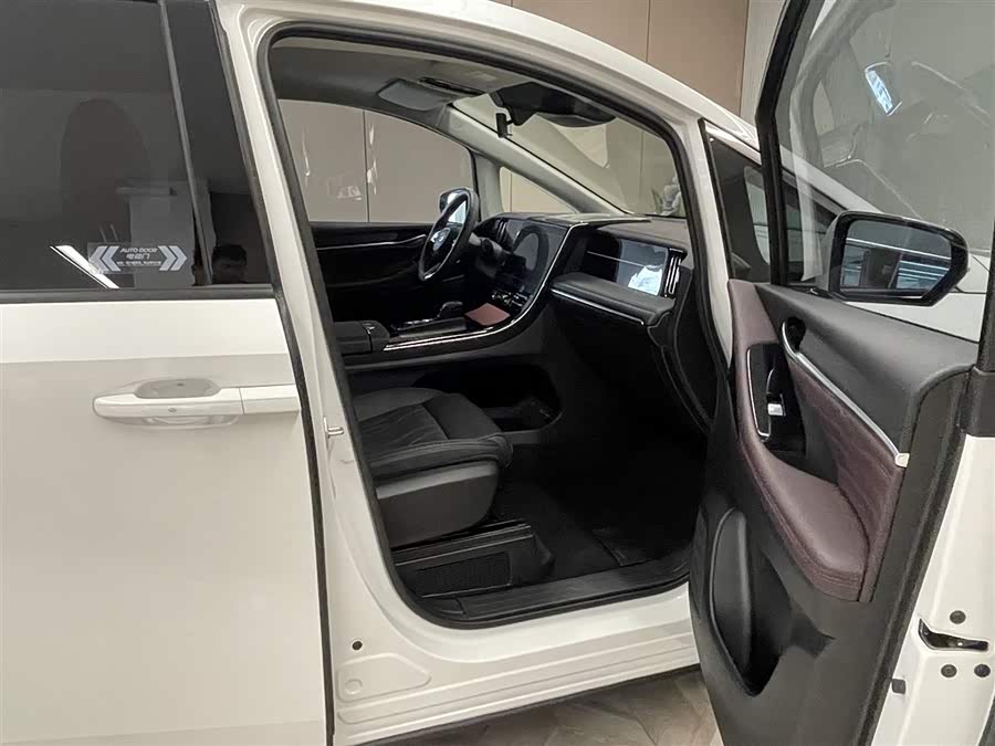 GAC E9 2025 E9 Super Fast Charge Premium - zdjęcie 17