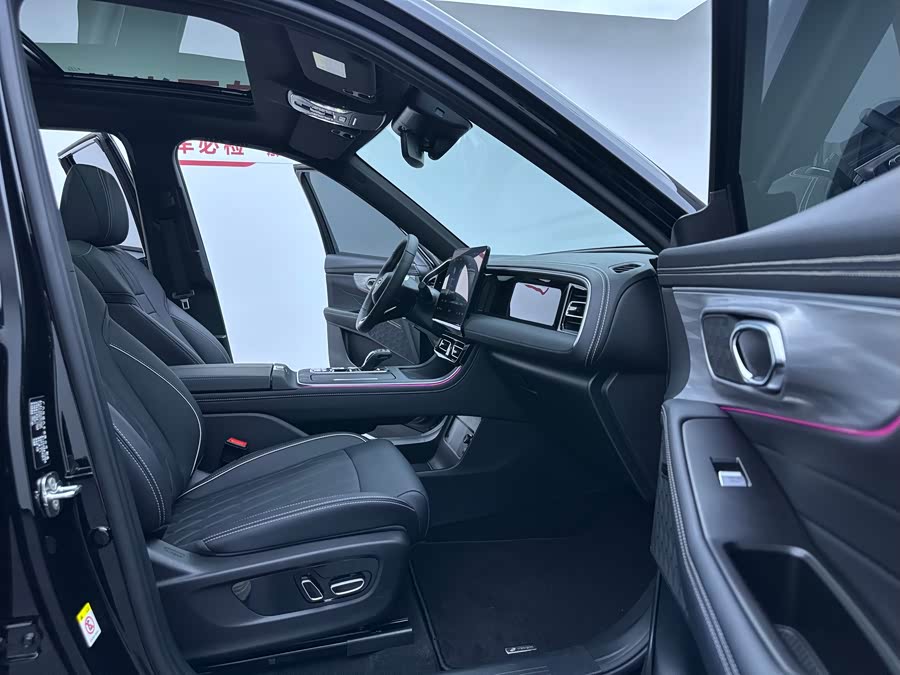GAC GS8 2025 Leading Series 2.0TGDI Two-Wheel Drive Luxury Version 5-Seater - zdjęcie 19