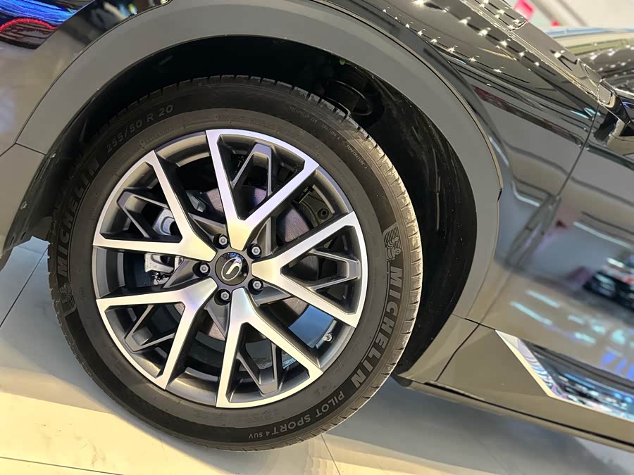 GAC GS8 2025 Leading Series 2.0TGDI Two-Wheel Drive Luxury Version 5-Seater - zdjęcie 4