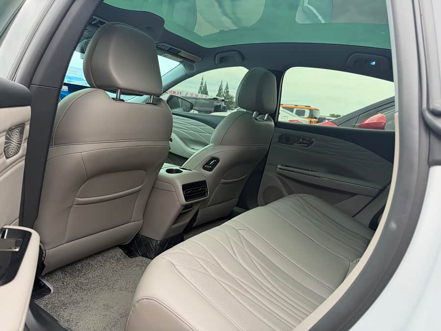 Galaxy Star 8 2025 130km EM-i Deluxe Edition - zdjęcie 12