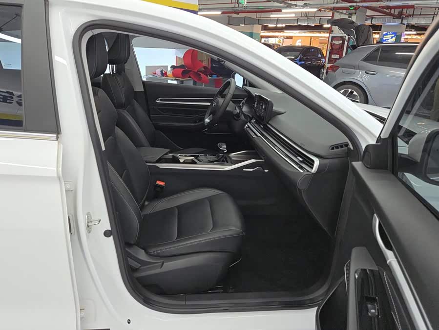 Geely 2022 4th Generation 1.5L CVT Premium - zdjęcie 8