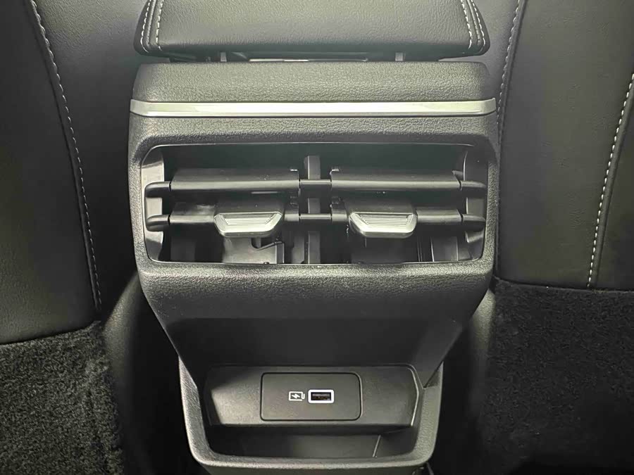 Geely 2023 4th Generation Champion Edition 1.5L CVT Premium - zdjęcie 13