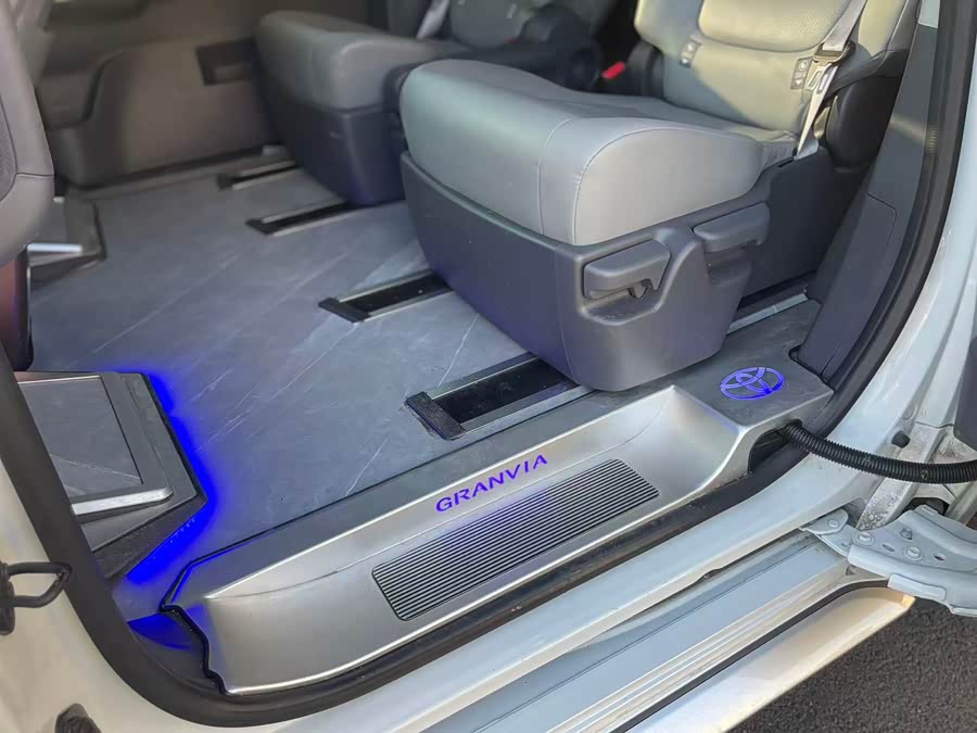 Greevia 2024 2.5L Hybrid Comfort Edition - zdjęcie 9