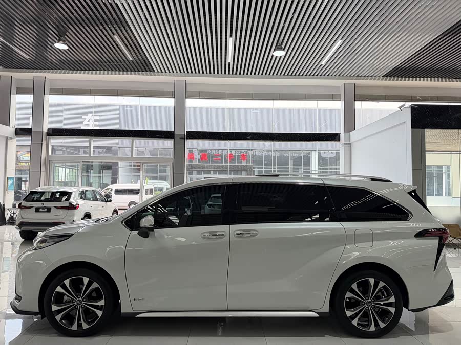 Greevia 2024 2.5L Hybrid Ultra - zdjęcie 3