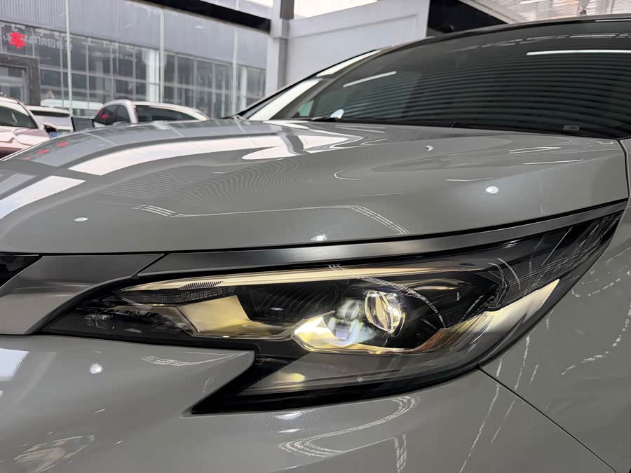 Greevia 2024 2.5L Hybrid Ultra - zdjęcie 10