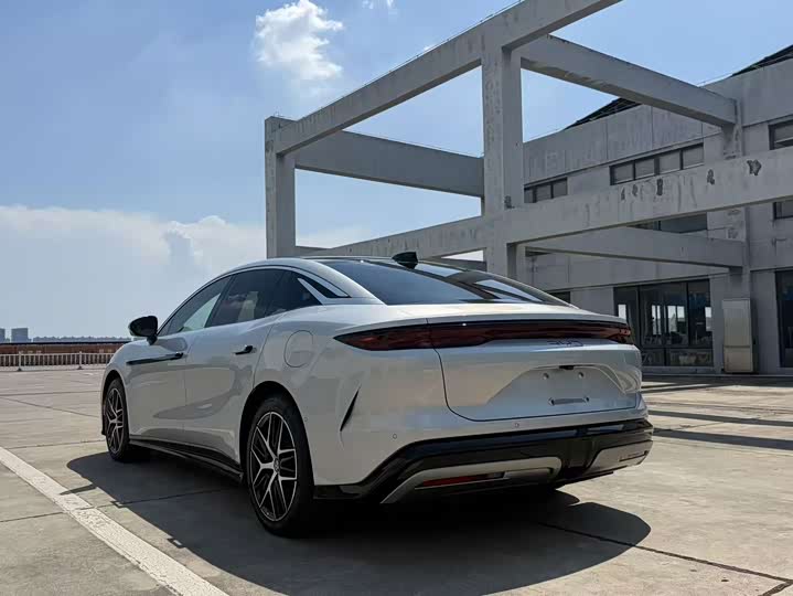 Han L 2025 EV Four-Wheel Drive Lidar Flagship Model - zdjęcie 16