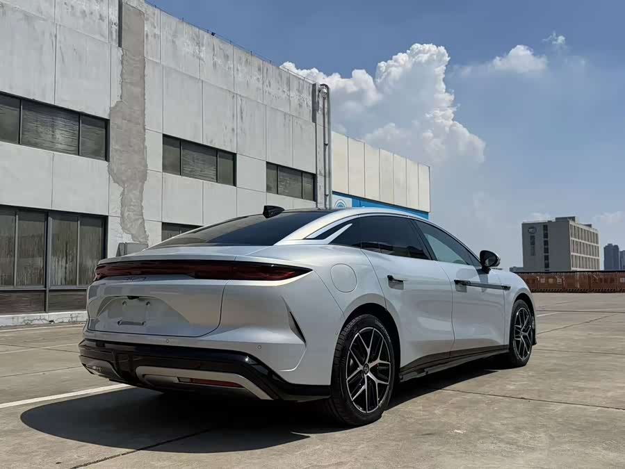 Han L 2025 EV Four-Wheel Drive Lidar Flagship Model - zdjęcie 9