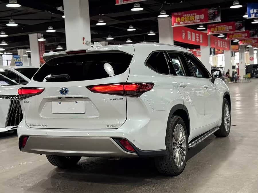 Highlander 2022 2.5L 4WD Luxury 7-Seater - zdjęcie 5