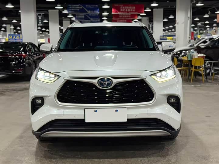 Highlander 2022 2.5L 4WD Luxury 7-Seater - zdjęcie 10