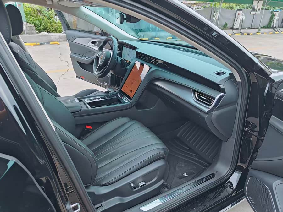 Hongqi H5 2024 2.0T Automatic Intelligent Connected Flag Enjoy Edition - zdjęcie 14