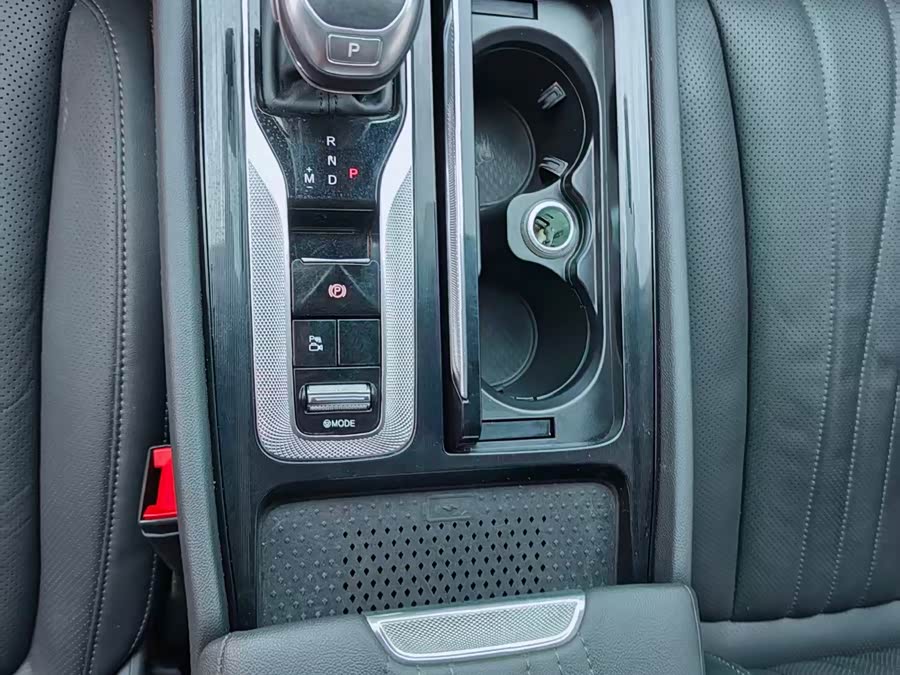 Hongqi H5 2024 2.0T Automatic Intelligent Connected Flag Enjoy Edition - zdjęcie 20