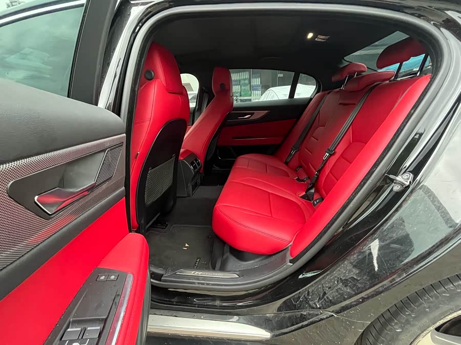 Jaguar XEL 2023 2.0T 250PS R-DYNAMIC S Entry Sports Edition - zdjęcie 14