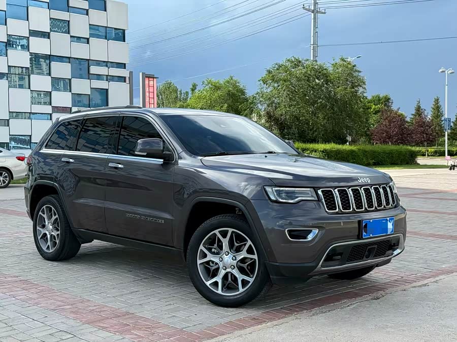 Jeep Grand Cherokee 2021 3.0L 80th Anniversary Edition - zdjęcie 12