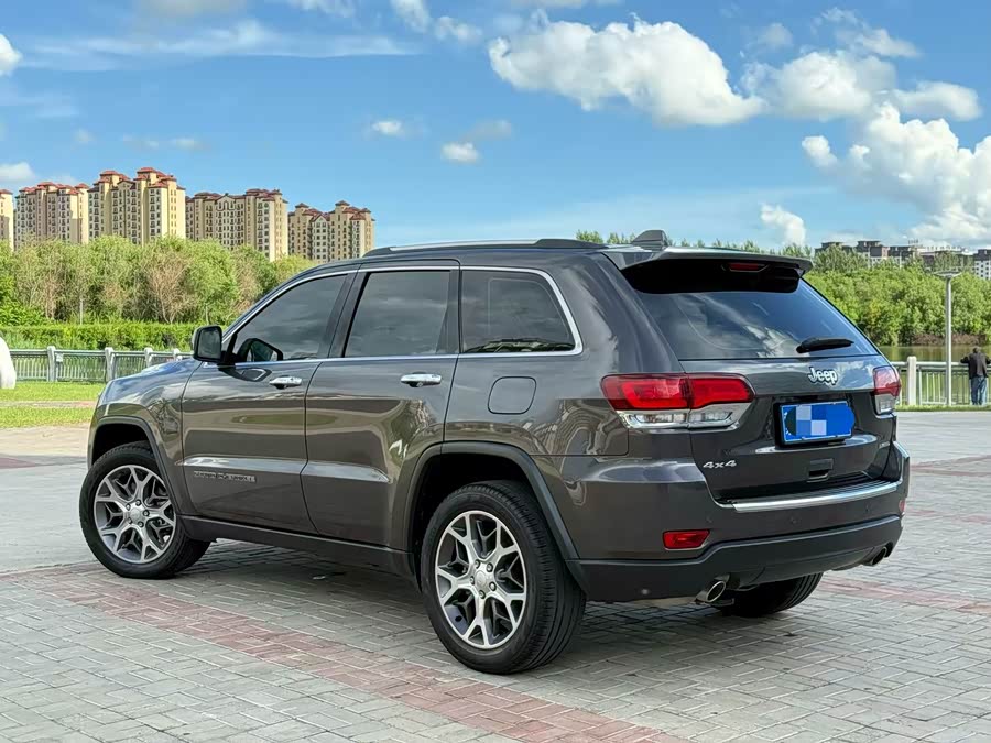 Jeep Grand Cherokee 2021 3.0L 80th Anniversary Edition - zdjęcie 16