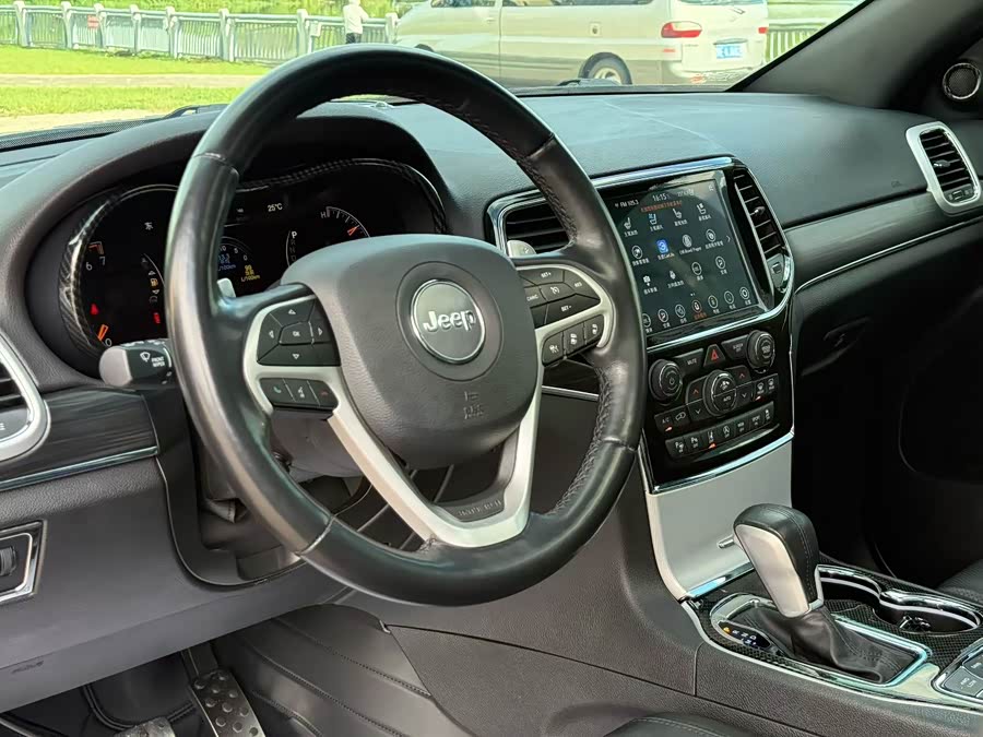 Jeep Grand Cherokee 2021 3.0L 80th Anniversary Edition - zdjęcie 4
