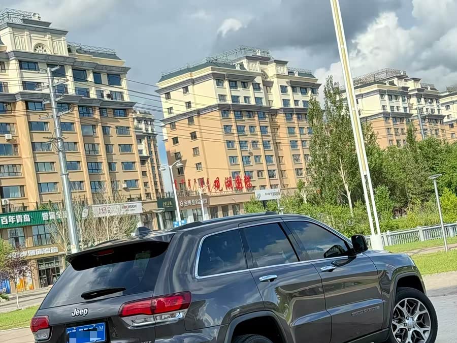 Jeep Grand Cherokee 2021 3.0L 80th Anniversary Edition - zdjęcie 10