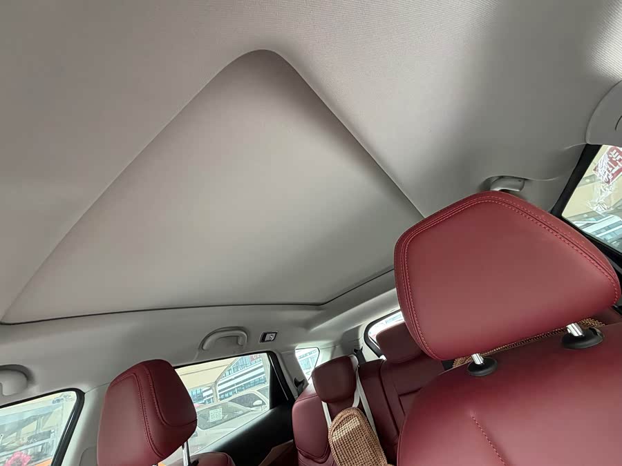 Jietu X70 2024 1.5T DCT Glory PRO 7-Seater - zdjęcie 7