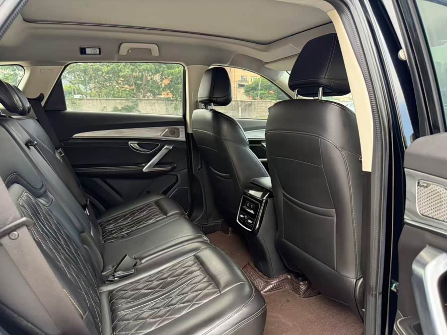Jietu X70 PLUS 2023 1.6T DCT Stronger PLUS 7-seater - zdjęcie 11