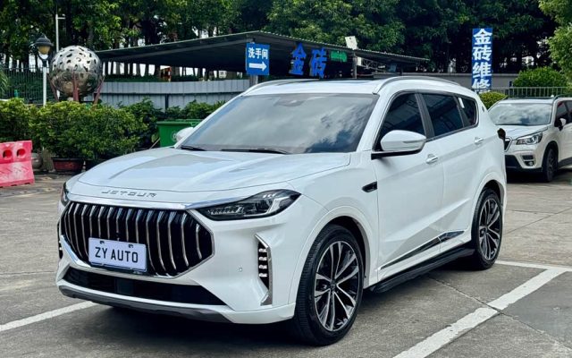 Jietu X70 PLUS 2023 1.6T DCT Stronger PRO+ 7-seater