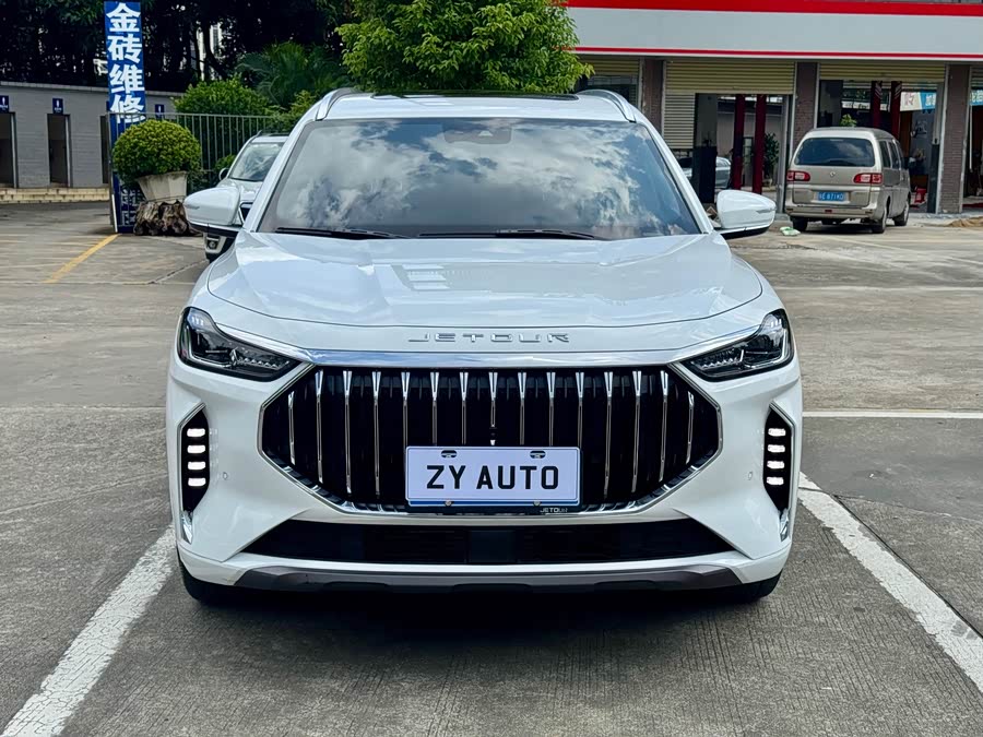 Jietu X70 PLUS 2023 1.6T DCT Stronger PRO+ 7-seater - zdjęcie 2