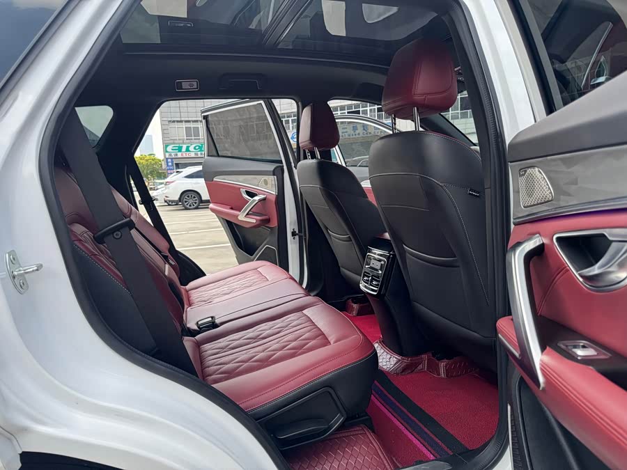 Jietu X70 PLUS 2023 1.6T DCT Stronger PRO+ 7-seater - zdjęcie 11