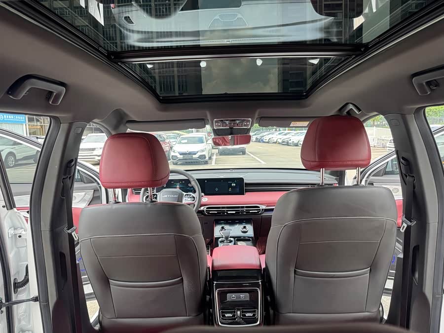 Jietu X70 PLUS 2023 1.6T DCT Stronger PRO+ 7-seater - zdjęcie 14
