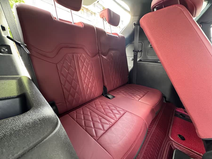 Jietu X70 PLUS 2023 1.6T DCT Stronger PRO+ 7-seater - zdjęcie 15