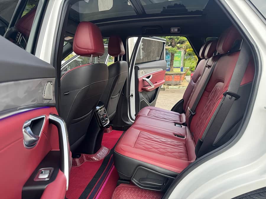 Jietu X70 PLUS 2023 1.6T DCT Stronger PRO+ 7-seater - zdjęcie 9