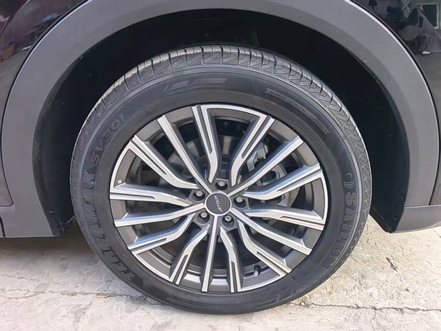 Jietu X70 PLUS 2025 1.5T Luxury 7-seater - zdjęcie 11