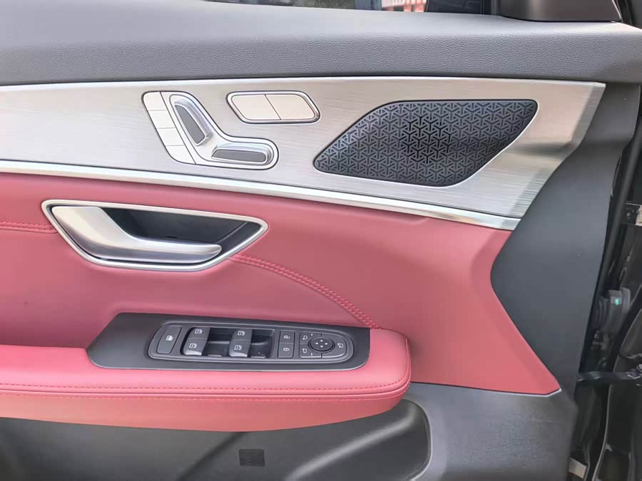 Jietu X70 PLUS 2025 1.5T Luxury 7-seater - zdjęcie 15