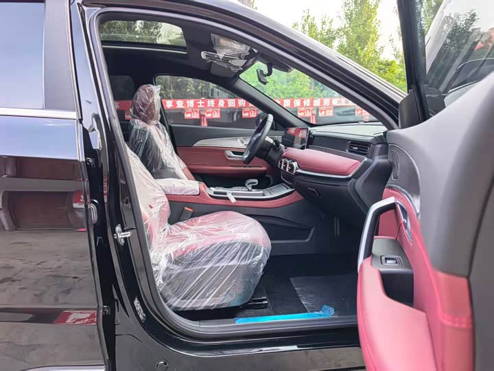 Jietu X70 PLUS 2025 1.5T Luxury 7-seater - zdjęcie 19