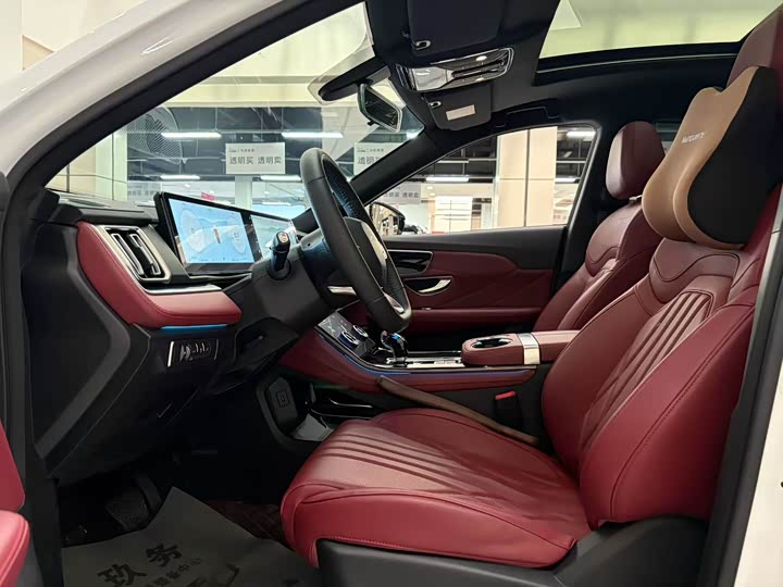Jietu X70 PLUS 2025 1.5T Luxury Powerful 5-seater - zdjęcie 13