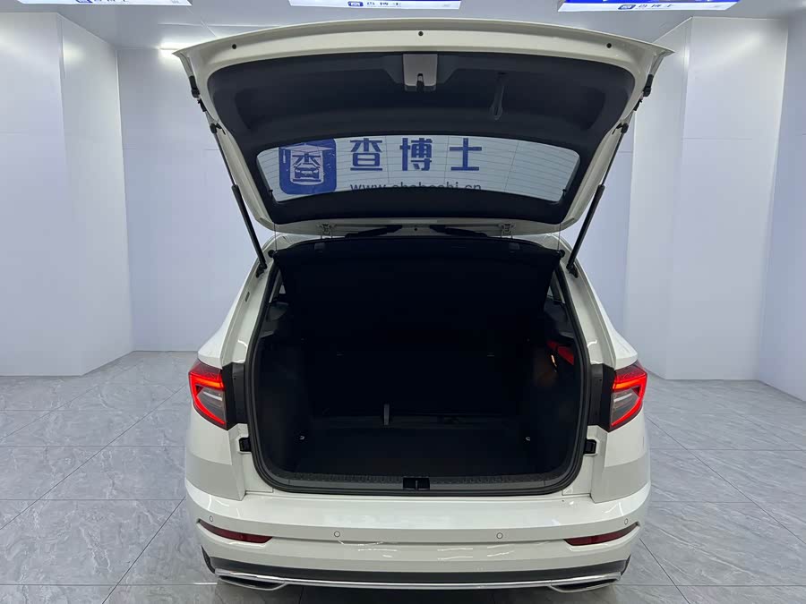 Karoq 2023 TSI280 Luxury - zdjęcie 18