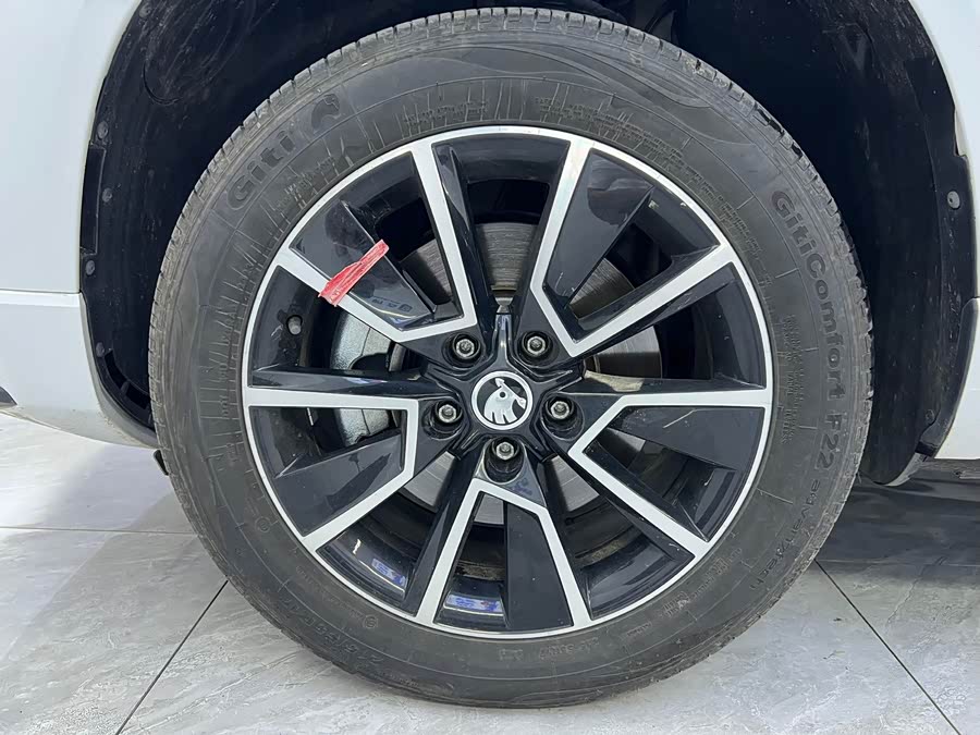Karoq 2023 TSI280 Luxury - zdjęcie 20