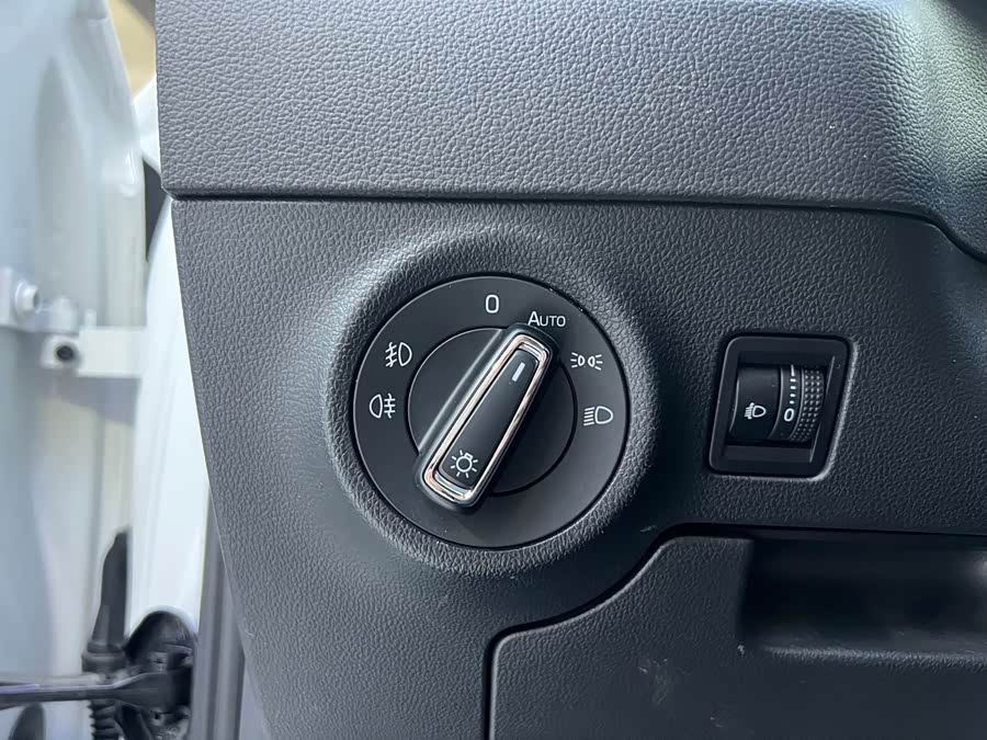 Karoq 2023 TSI280 Luxury - zdjęcie 5
