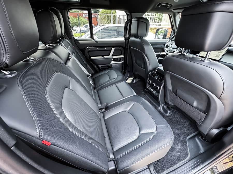 Land Rover Defender 2024 110 3.0T P400 X-DYNAMIC HSE - zdjęcie 14