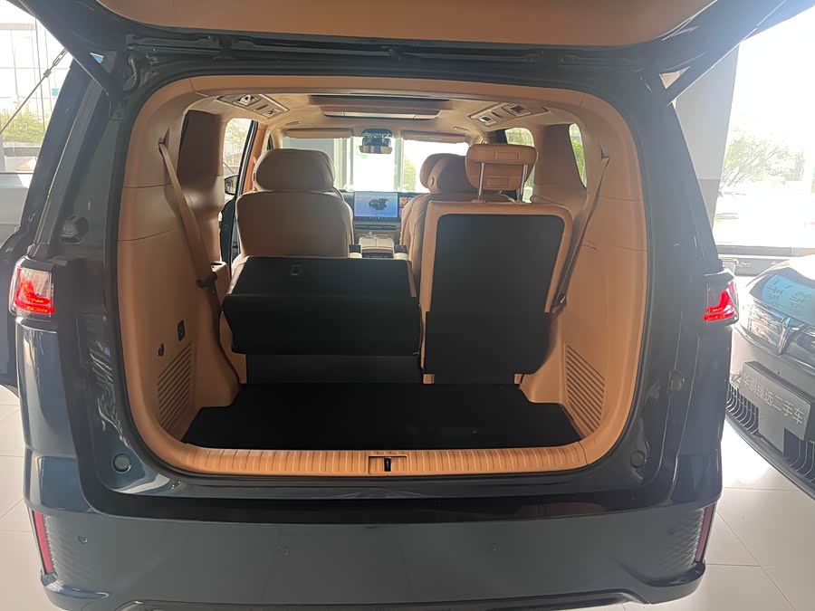 Lantu Dreamer 2025 PHEV 4WD Flagship Kunpeng - zdjęcie 7