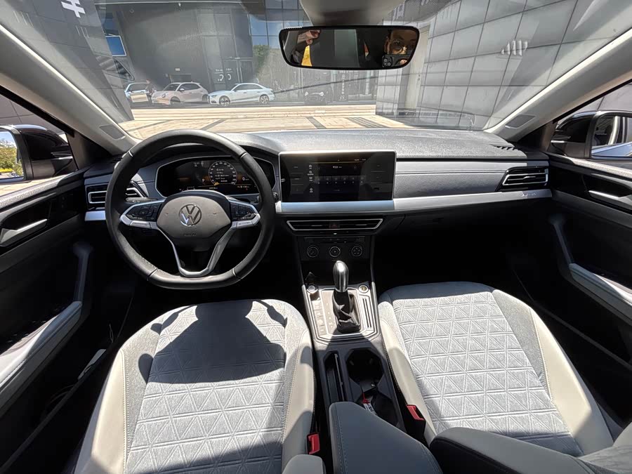 Lavida 2023 300TSI DSG Full Version - zdjęcie 13