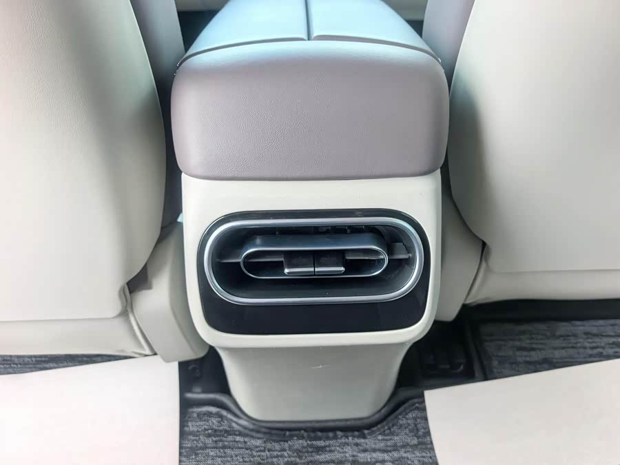 Leapmotor C11 2023 Range Extender 180 Enjoyment - zdjęcie 13