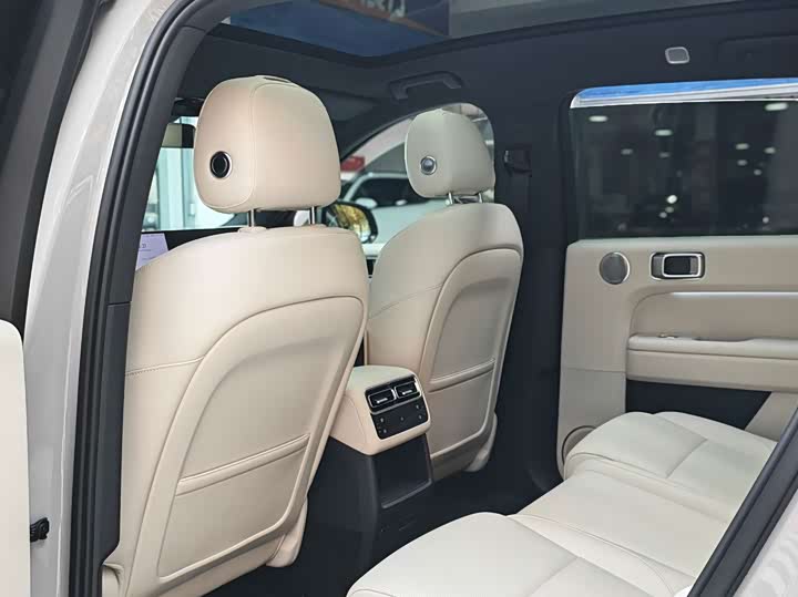 Li Auto L6 2024 Pro - zdjęcie 19